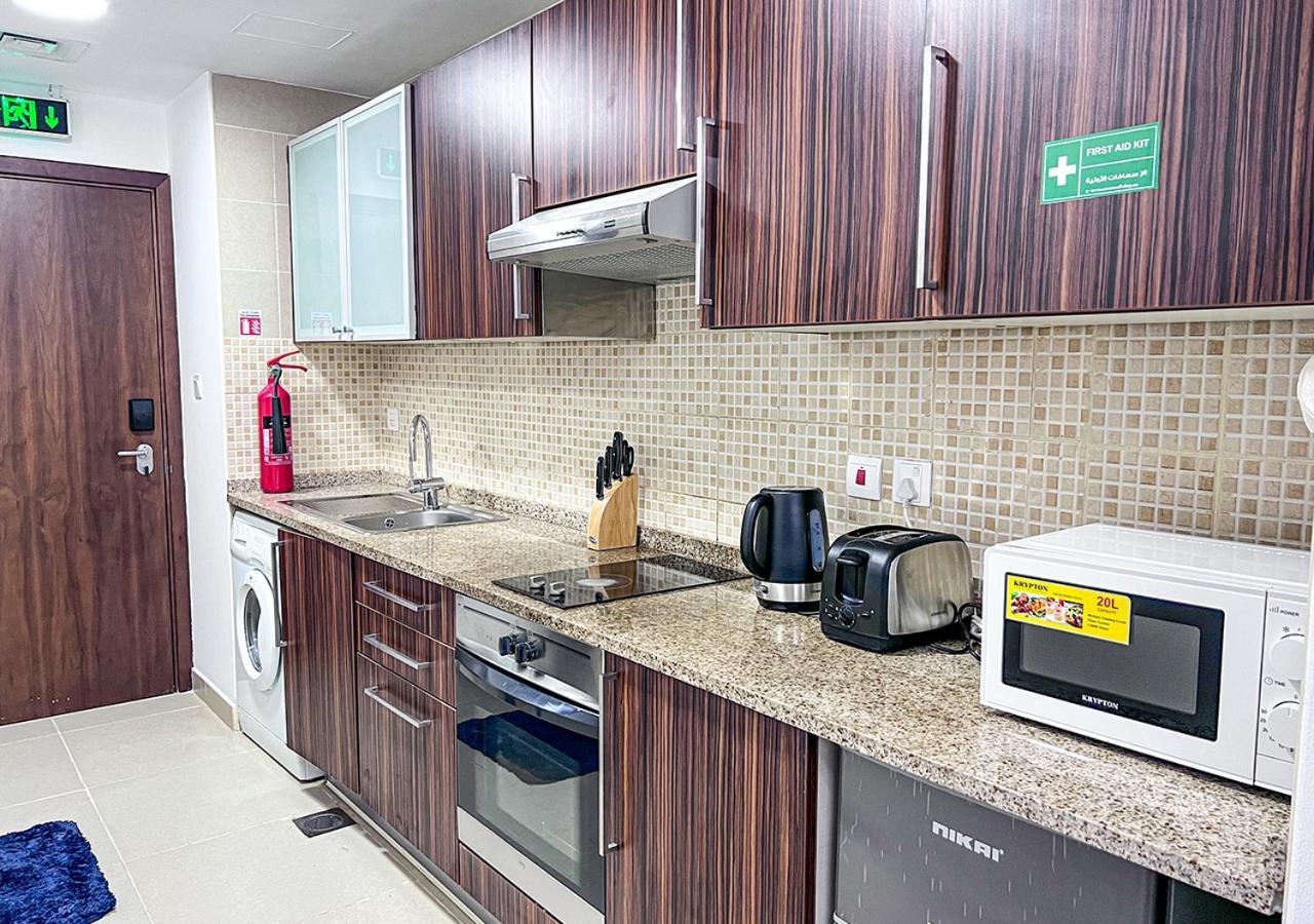 Cosmos Living Modern Studio Near Dubai Marina Exterior photo